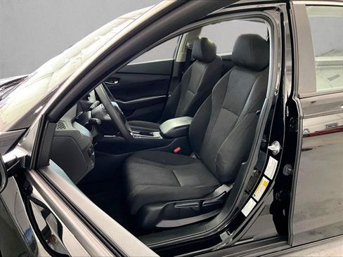 Used 2025 Honda Accord LX image 27