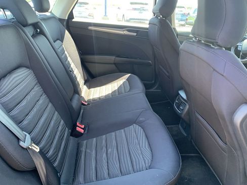 Used 2016 Ford Fusion SE image 16