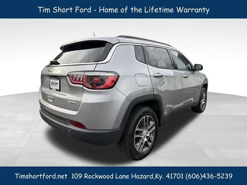 Used 2020 Jeep Compass Latitude w/ Cold Weather Group AWD/4WD image 5