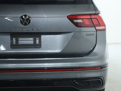 Used 2022 Volkswagen Tiguan SE R-Line AWD/4WD image 44