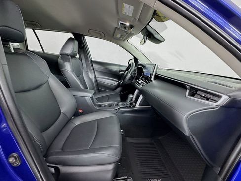 Used 2022 Toyota Corolla Cross XLE image 34