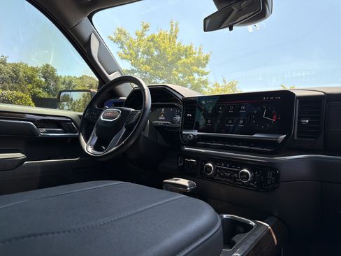 Used 2024 GMC Sierra 1500 Elevation w/ LPO, Elevation Black Package AWD/4WD image 6