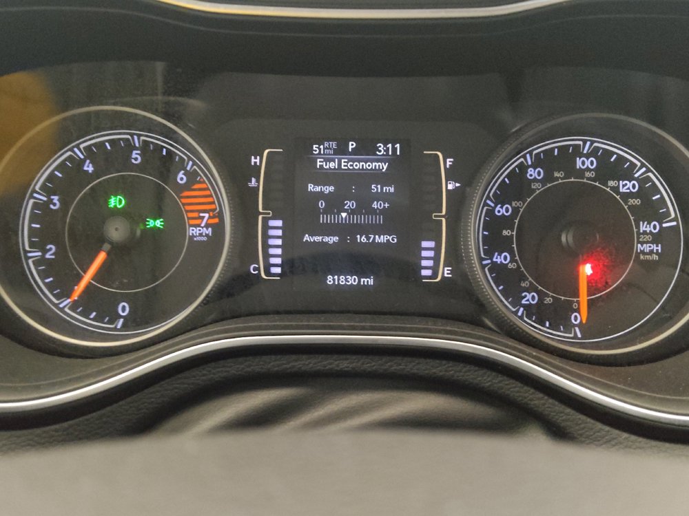 Used 2021 Jeep Cherokee Latitude Plus w/ Sun & Sound Group FWD image 23