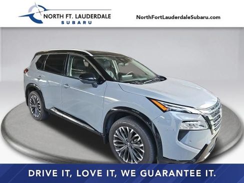 Used 2024 Nissan Rogue Platinum FWD image 1