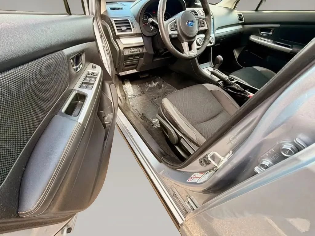 Used 2017 Subaru Crosstrek 2.0i Premium w/ Moonroof Package AWD/4WD image 11