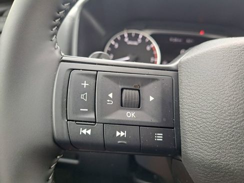 Used 2026 Nissan Rogue SV image 14