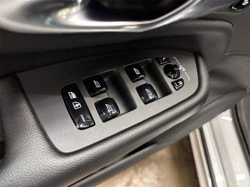 Certified 2023 Volvo XC90 B5 Core w/ Climate Package image 13