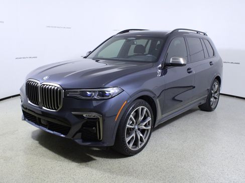 Used 2022 BMW X7 M50i image 4