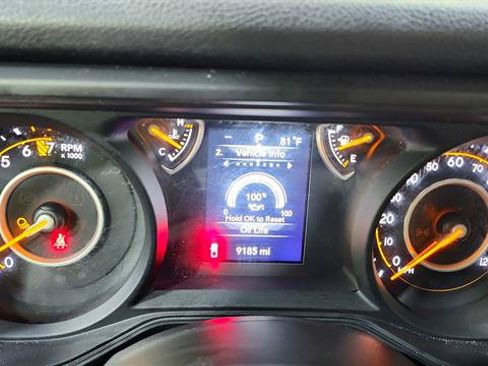 Used 2024 Jeep Gladiator Sport AWD/4WD image 12