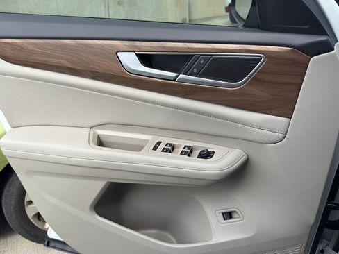 New 2026 Volkswagen Atlas SE FWD image 22