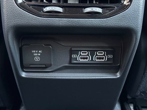 Used 2025 Jeep Grand Cherokee Altitude AWD/4WD image 46