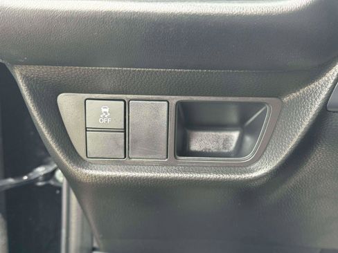 Used 2025 Honda HR-V LX image 17
