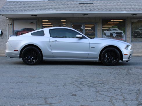 Used 2013 Ford Mustang GT RWD image 21