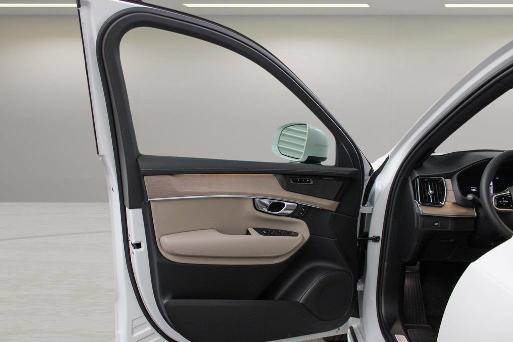 New 2026 Volvo XC90 B5 Ultra w/ Protection Package Premier AWD/4WD image 64