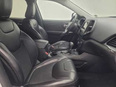 Used 2019 Jeep Cherokee Latitude Plus w/ Cold Weather Group image 21