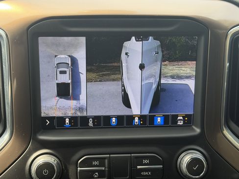 Used 2022 Chevrolet Silverado 1500 High Country w/ Technology Package image 34