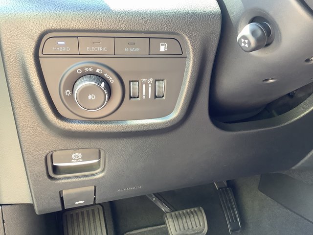 New 2023 Jeep Grand Cherokee Overland w/ Luxury Tech Group IV AWD/4WD image 16