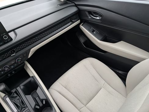 Used 2024 Honda Accord EX image 11