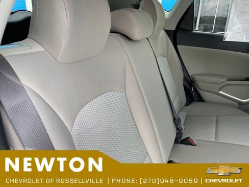 Used 2025 Kia Soul LX w/ LX Technology Package FWD image 28