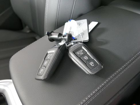 Certified 2025 Audi Q5 Premium w/ Convenience Package AWD/4WD image 22