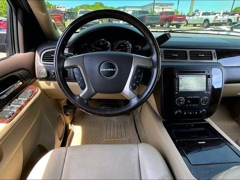 Used 2014 GMC Yukon XL Denali image 8