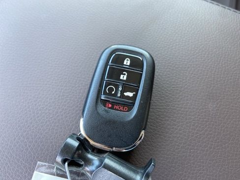 Used 2025 Honda Pilot Elite image 48