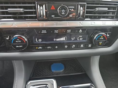 New 2026 Nissan Pathfinder SL FWD image 4