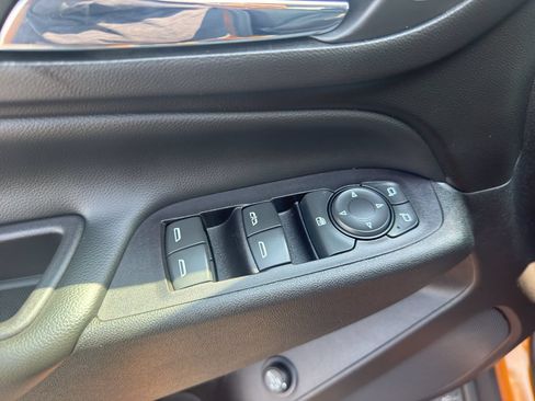 Used 2018 Chevrolet Equinox LT AWD/4WD image 12
