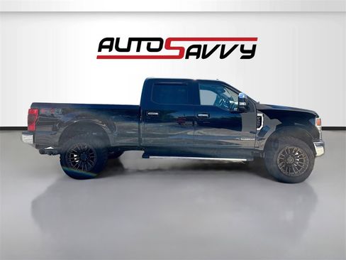 Used 2021 Ford F350 Lariat w/ Chrome Package image 8