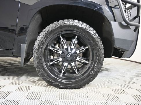 Used 2021 Chevrolet Silverado 1500 RST AWD/4WD image 12
