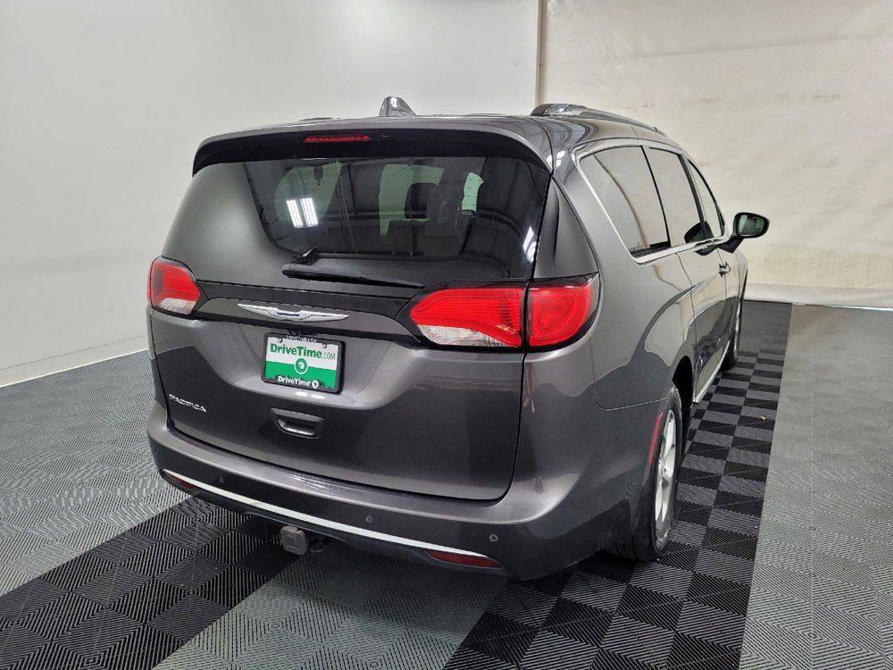 Used 2017 Chrysler Pacifica Touring-L Plus FWD image 9