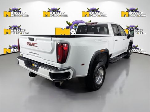 Used 2023 GMC Sierra 3500 Denali w/ Denali Ultimate Package image 5