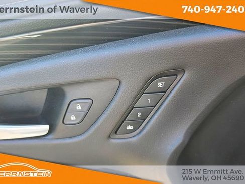 Used 2019 Buick Envision Essence FWD image 16