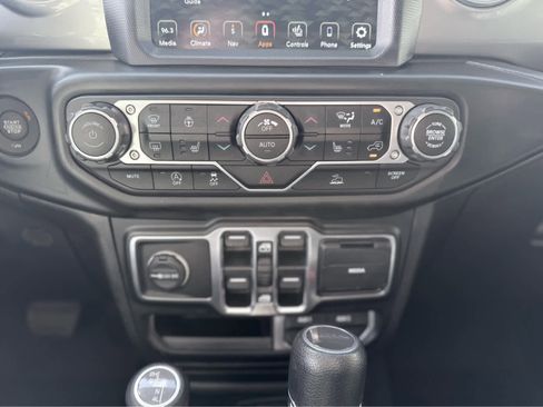 Used 2020 Jeep Gladiator Overland image 24
