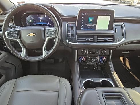 Used 2022 Chevrolet Suburban LT w/ Luxury Package image 32