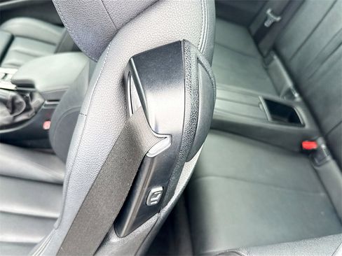 Used 2017 BMW 430i Convertible image 27