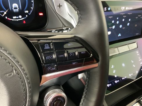 Certified 2023 Maserati Grecale Modena image 20