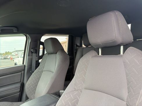 Used 2025 Toyota Tacoma SR w/ SR Upgrade Package image 9