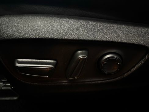 Used 2024 Toyota Highlander XLE AWD/4WD image 27