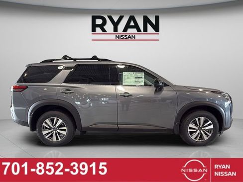 New 2026 Nissan Pathfinder SL AWD/4WD image 18