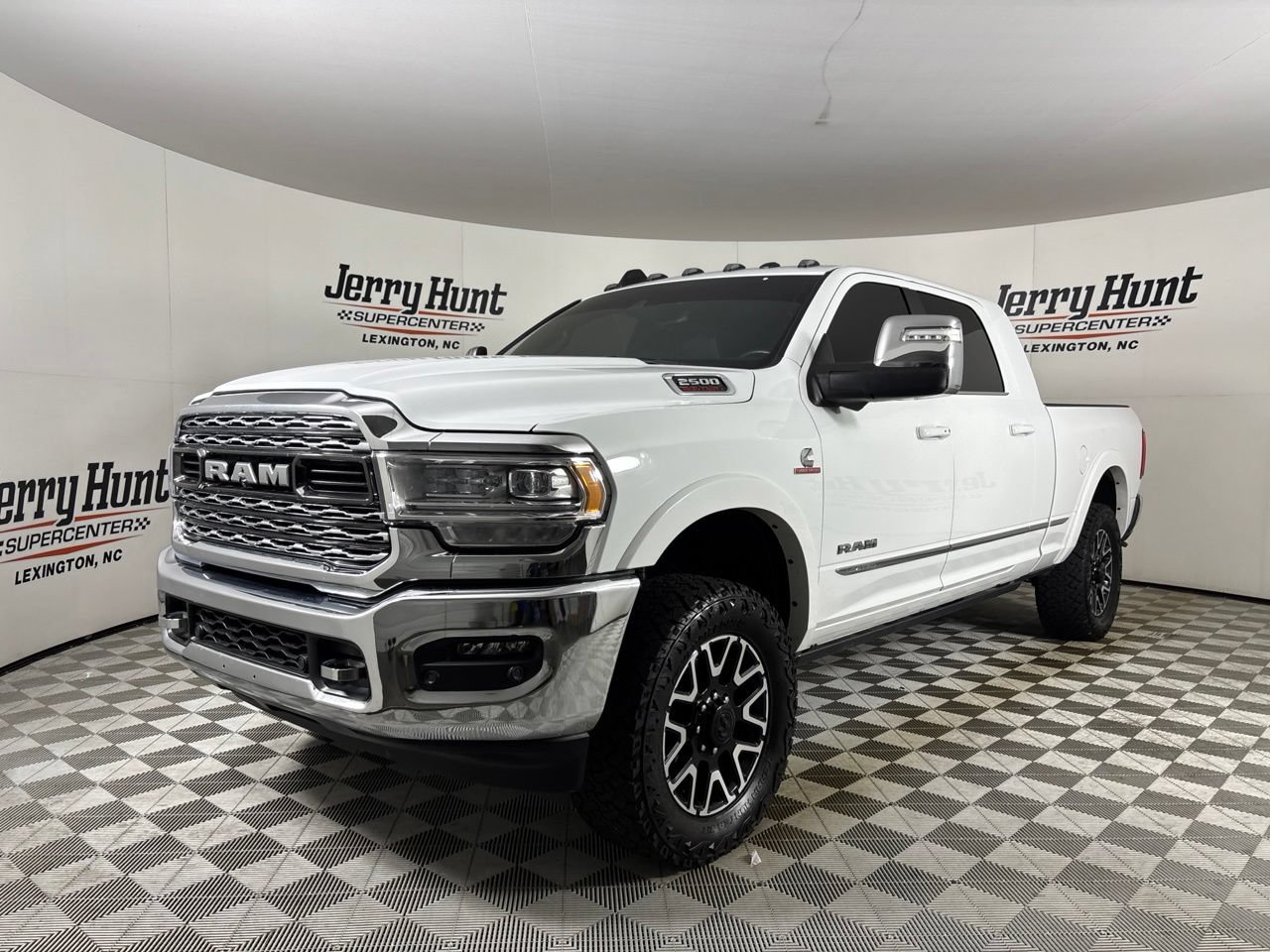 Used 2024 RAM 2500 Limited AWD/4WD image 1