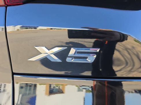 Used 2022 BMW X5 xDrive40i w/ Premium Package AWD/4WD image 9