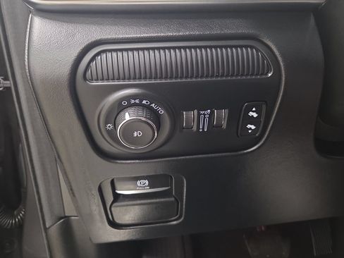 Used 2024 Jeep Grand Wagoneer Series II Obsidian w/ Quick Order Packagew 28T AWD/4WD image 32