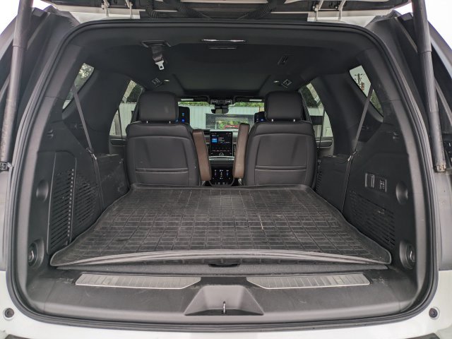Used 2025 GMC Yukon Denali Ultimate AWD/4WD image 13