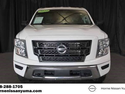 Used 2022 Nissan Titan SV image 2