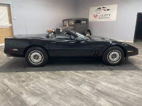 Used 1987 Chevrolet Corvette Convertible image 9