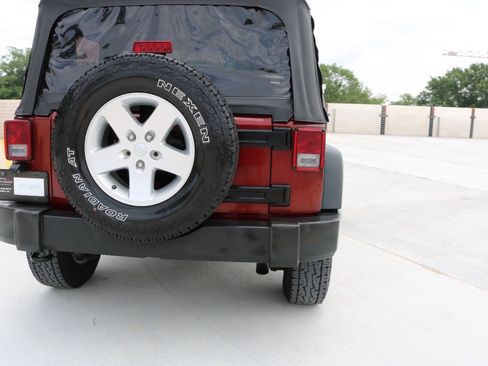 Used 2010 Jeep Wrangler Rubicon w/ PWR Convenience Group AWD/4WD image 48