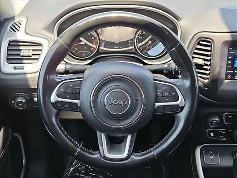 Used 2019 Jeep Compass Latitude w/ Popular Equipment Group FWD image 14