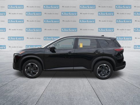 Used 2025 Nissan Rogue SV AWD/4WD image 16
