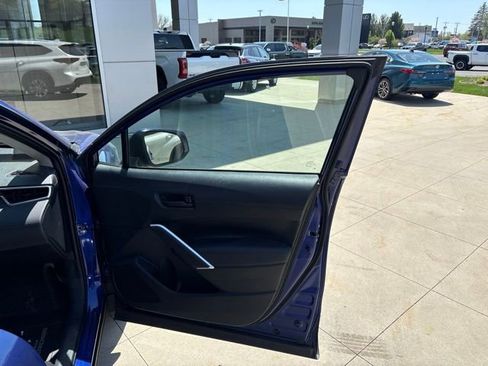 Used 2024 Toyota Corolla Cross LE w/ Moonroof Package AWD/4WD image 37